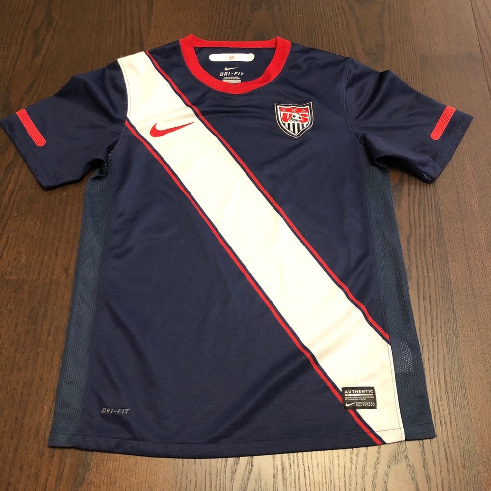 Team USA 🇺🇸 Soccer Jersey - Size M (boys)